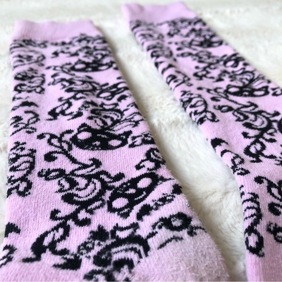 Emily The Strange Y2K knee socks - vintage retro pop punk knee socks - Picture 6 of 9